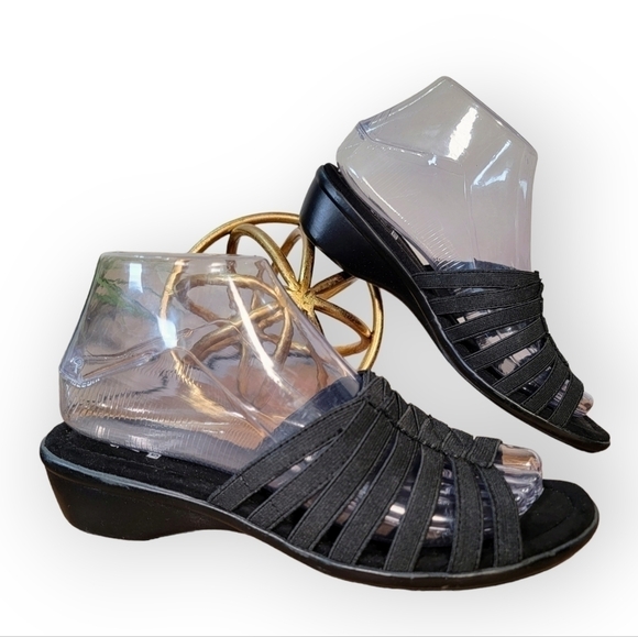 Impo Gracious Black Strappy stretch slip on sandals Size 7 - Picture 1 of 16